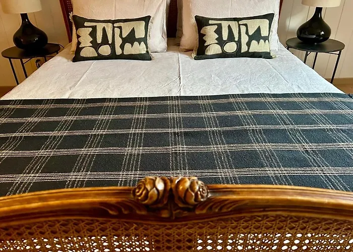 Casa Pasch - Boutique Bed And Breakfast In Cumpadials